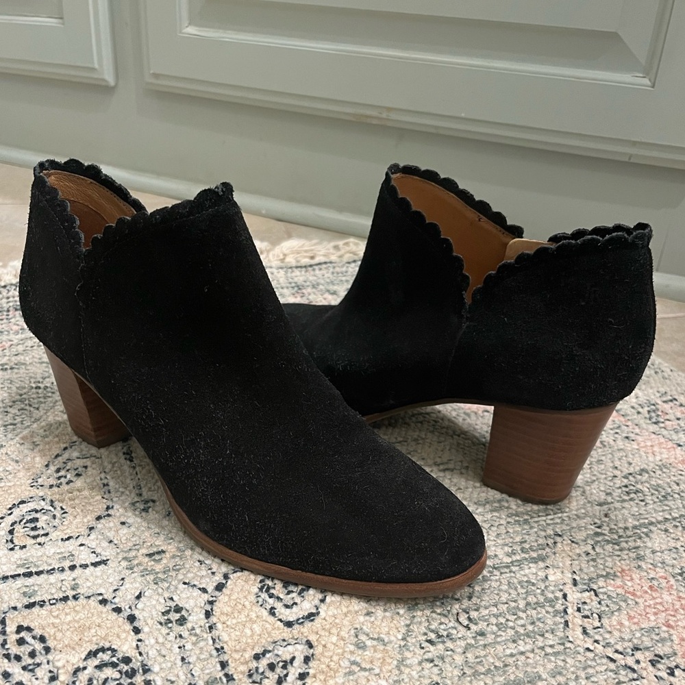 Jack Rogers suede scallop trim heeled bootie, size 9, never worn